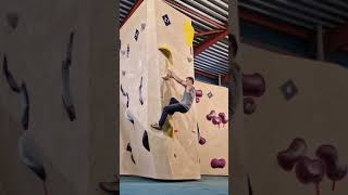 eddyoduber bouldering  boulderhal Zuidhaven [upl. by Enalda]