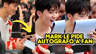 MARK DE NCT LE PIDE AUTOGRAFO A FAN  NO PUEDE CON SU EMOCIÓN AL VERLA [upl. by Revolc922]