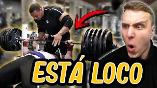 Tiene 19 años y rompe el récord de Larry Wheels en press de banca 258 KG [upl. by Eeslek796]