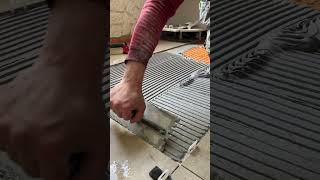 Installer un sol chauffant SchlüterDITRAHEAT [upl. by Htez]