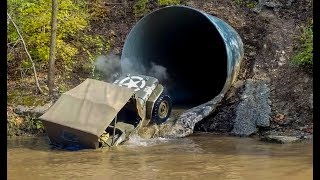 Willys Jeeps at Badlands OffRoad 2017 [upl. by Enail30]