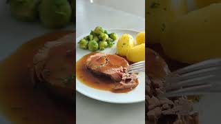 Schweinebraten mit Sauce  einfaches Rezept zart und unglaublich lecker food kochen rezept [upl. by Osmond]