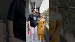 Nikita or mummy kisay dar kar bhaag rahe shorts youtubeshorts nikitasinghvlogs [upl. by Ynez]