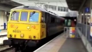 Trains at Highbury and Islington [upl. by Mcknight]