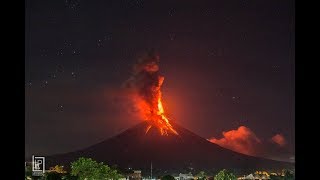 Lava fountain shoots from Mayon Volcano at 940 PM [upl. by Lleddaw]