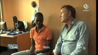 Abidjan  Un brouteur pris en flagrant délit par sa victime française et emprisonné [upl. by Yrome]