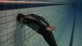 freediving 25 meters in 1 leg stroke [upl. by Aizti851]