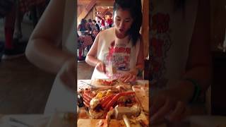 The Crab Pot  Seattle  ไกไกดพากินปู [upl. by Thar666]