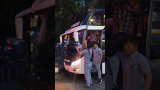 Bus sinar jaya memake sepion langkashrots [upl. by Eidnyl]