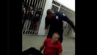 Policías golpean a preso en Tijuana [upl. by Edrock]