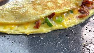 How to make a hash brown omelette on the Blackstone Griddle [upl. by Vasilis]