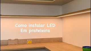 Cristaleira com prateleiras de vidro e iluminação interna com LED feita pela Biblos Planejados [upl. by Lihp]