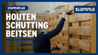 Houten schutting of tuinhek beitsen in 4 stappen  GAMMA België [upl. by Eadahs]