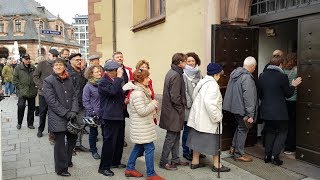 Kirche überfüllt  Schlange stehen für Reformation [upl. by Nona]