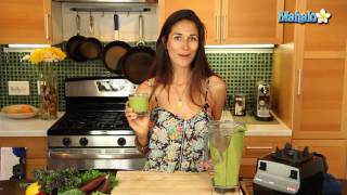 How to Make a Raw Sweet Green Smoothie [upl. by Pazice]