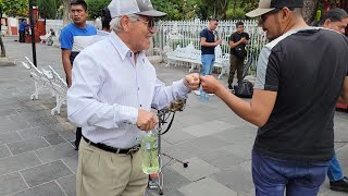 ESTE SEÑOR ESTA DISFRUTANDO DEL TAMBORAZO JEREZANO [upl. by Adria619]