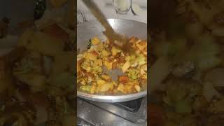 Aalu aur gobhi ki Sabji food shorts homemadefood [upl. by Perr]