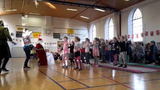 Dance4Kidz dansje Sinterklaasfeest 2015 [upl. by Aikahs77]