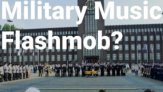 4 Bundeswehr Musikkorps marschieren auf den Rathausplatz in Wilhelmshaven  Woche der Militärmusik [upl. by Gregson]