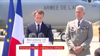 Démission du général de Villiers  quotJe tiens à lui rendre un chaleureux hommagequot Macron [upl. by Simonsen]