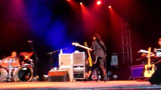 Jeff Beck  Rhonda Smith Bass Solo  Gothenburg 20110618 [upl. by Monjo]