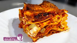 Il Mondo di Antonietta Polcaro  Lasagna alla napoletana [upl. by Cornie900]