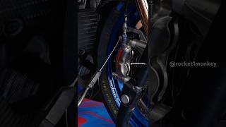 Install a safety wire on yamaha R1M with Motogp caliper brembo motogp moto2 [upl. by Ais]