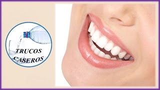 Cómo blanquear los dientes de forma natural  2 maneras naturales para aclarar su sonrisa [upl. by Etrem151]