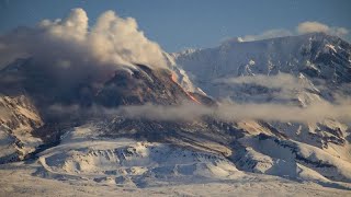 Le Shiveluch lun des volcans les plus actifs de Russie est entré en éruption [upl. by Lucilia]