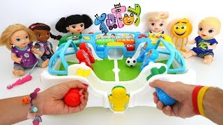 Totoykids jugando con el juego de mesa de Fútbol de Totó Niños contra Niñas Quién ganará [upl. by Yekcaj]