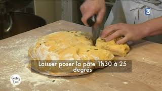 Recette du pain à la courge et aux noisettes [upl. by Weisburgh415]