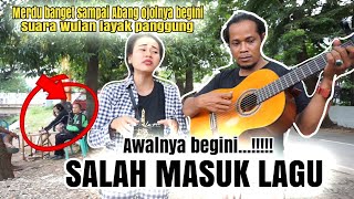 ViralWulan Salah Ambil lagu tapi suaranya merdu bangetpengamen suara emas netizen siap kawal [upl. by Darda]