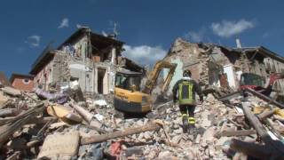 Terremoto Amatrice Rieti Lazio  Soccorsi e Crolli  Video [upl. by Vittoria919]