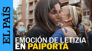 DANA VALENCIA  Momento la reina Letizia llorando al encontrarse con vecinos de Paiporta [upl. by Ylim650]