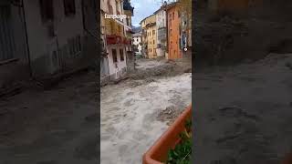 Bologna le strade sono come fiumi a Porretta Terme dopo le forti piogge [upl. by Magulac]