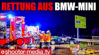 🚒 Rettung aus BMWMini 🚒  🚑 Feuerwehr befreit eingeklemmte Fahrerin 🚑 [upl. by Aihsal]