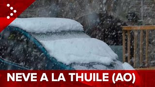 LIVE La Thuile Aosta la neve imbianca le Alpi occidentali diretta video [upl. by Rechaba606]