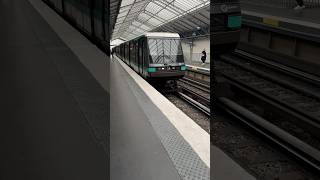 Spot sans arrêt d’un MP89CC sur le Métro 6 [upl. by Inman]