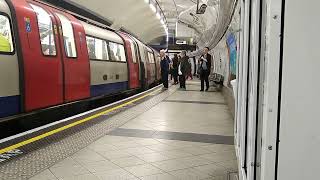 London Underground Mind the Gap and Stand Clear of the Doors announcements  Embankment and Waterloo [upl. by Oab]