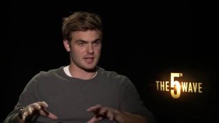 The 5th Wave Interview  Alex Roe [upl. by Melosa]