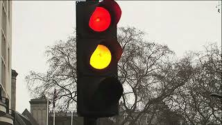 SPANISH THE CONFUSING FLASHING AMBER FILTERING SEQUENCE AT SIGNALCONTROLLED CROSSINGS IN SPAIN [upl. by Felike]