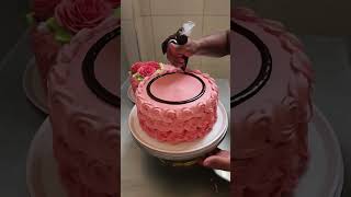 como decorar una torta con rosetones de crema chantilly [upl. by Nazario]