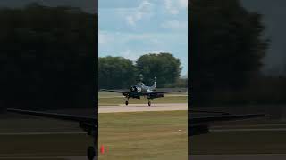 How do you think the Skyraider pilot did flying landing warbird viral aviation airplane [upl. by Sarita]