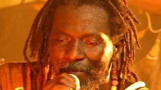 TIKEN JAH FAKOLY  Les Martyrs  PARIS LA CIGALE 20012011  BONNE QUALITÉ HQ [upl. by Armillas]