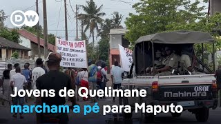 PODEMOS Jovens de Quelimane marcham a pé para Maputo [upl. by Edelstein771]