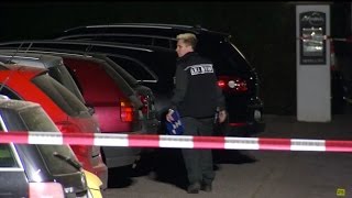 Onderzoek mogelijke islamistische achtergrond aanslag bus Dortmund  Nieuwsminuut 1204 [upl. by Edlyn]