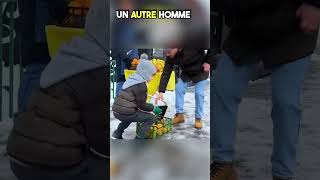 un garçon vendaient des fruits dans la neige et cella se passe😱😱😱 [upl. by Bergwall]