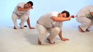 How to Do the Cocorinha  Capoeira [upl. by Dnomasor]