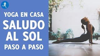 YOGA para PRINCIPANTES Saludo al Sol paso a paso en casa y en 5 min  Vitónica [upl. by Oiragelo]