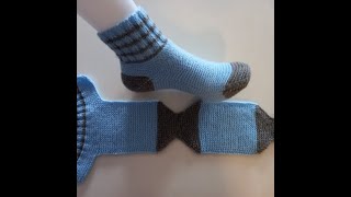 Socken mit 2 Nadeln stricken Knit socks with 2 needles Calcetines de punto con 2 agujas [upl. by Ileray]